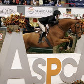 Zazou Hoffman aboard Ivy wins the 2009 ASPCA Maclay National Championships Oct. 31 during the 126th National Horse Show in Syracuse, N.Y.